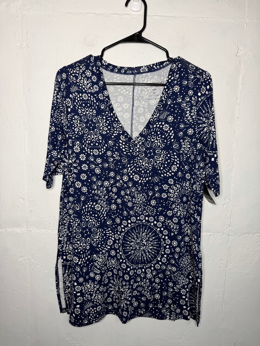 NEW Torrid Favorite Tunic Super Soft V Neck Navy Blue Printed Size 00 M/L 10